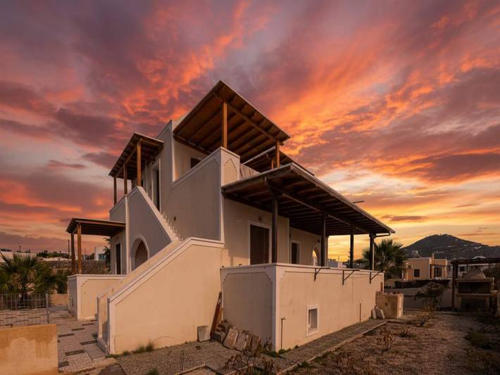 Gîte pour 4 personnes, avec balcon/terrasse à Megalochori