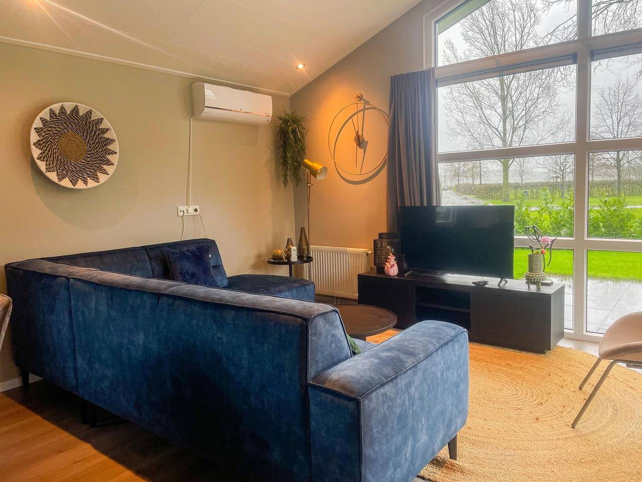 Beautiful chalet with airco, in a holiday park in Veldhoven, North Brabant