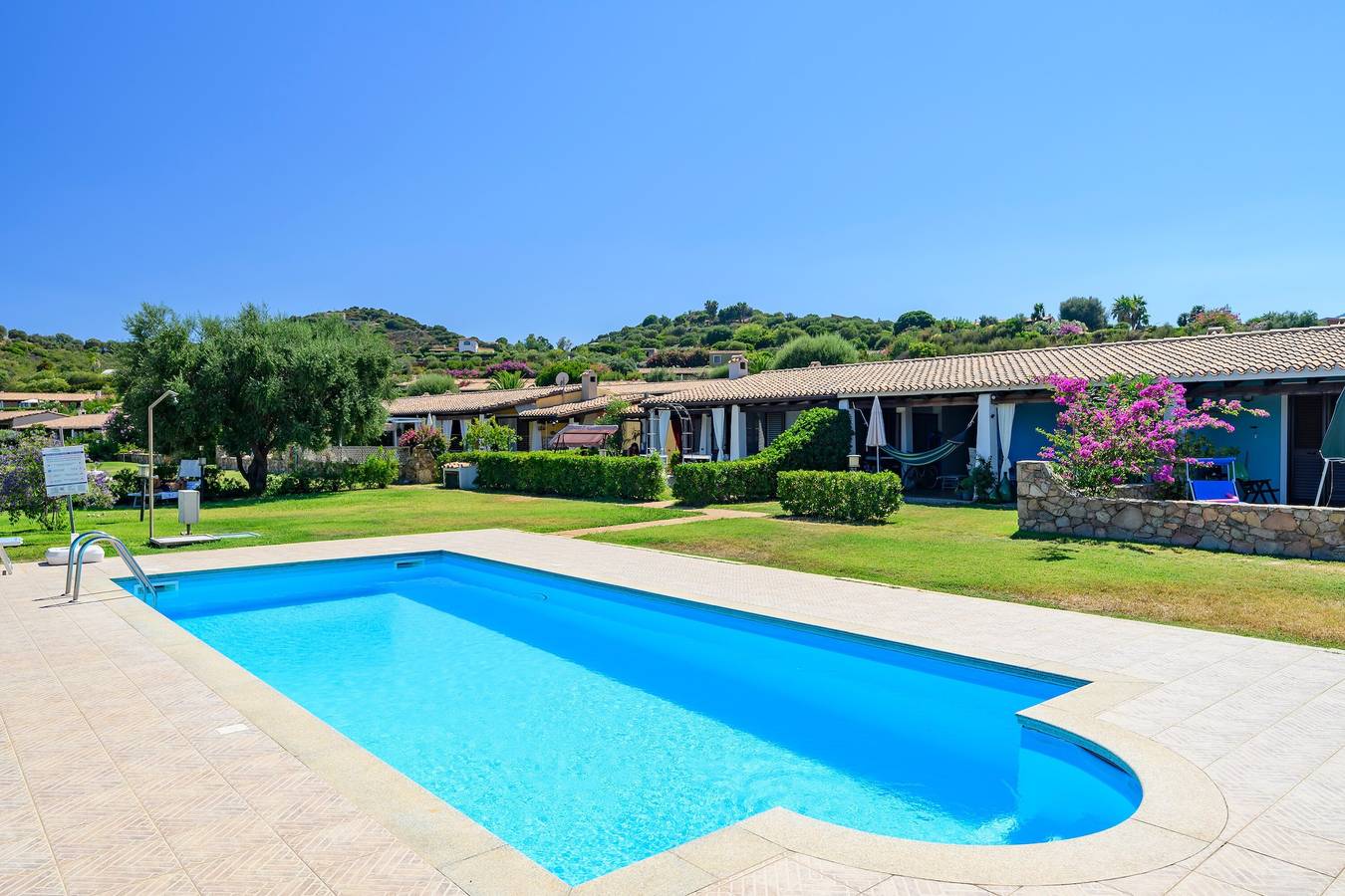 Casa de vacaciones 'Villa Dei Desideri' con vistas al mar, piscina compartida y aire acondicionado in Abba Urci, Tertenia