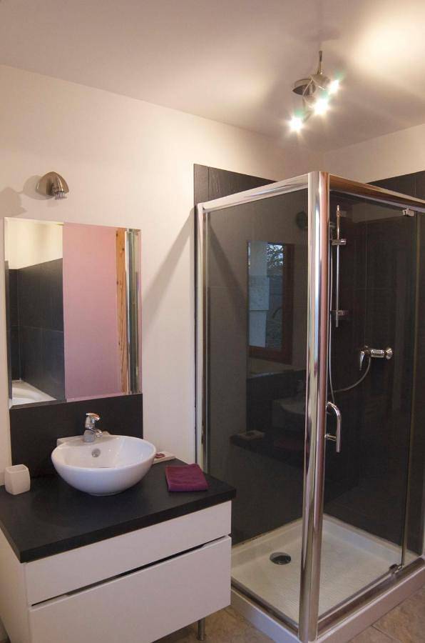 Location de vacances pour 15 personnes, avec piscine et jardin ainsi que jacuzzi et sauna, adapté aux familles à Maubec (Tarn-et-Garonne) - 3