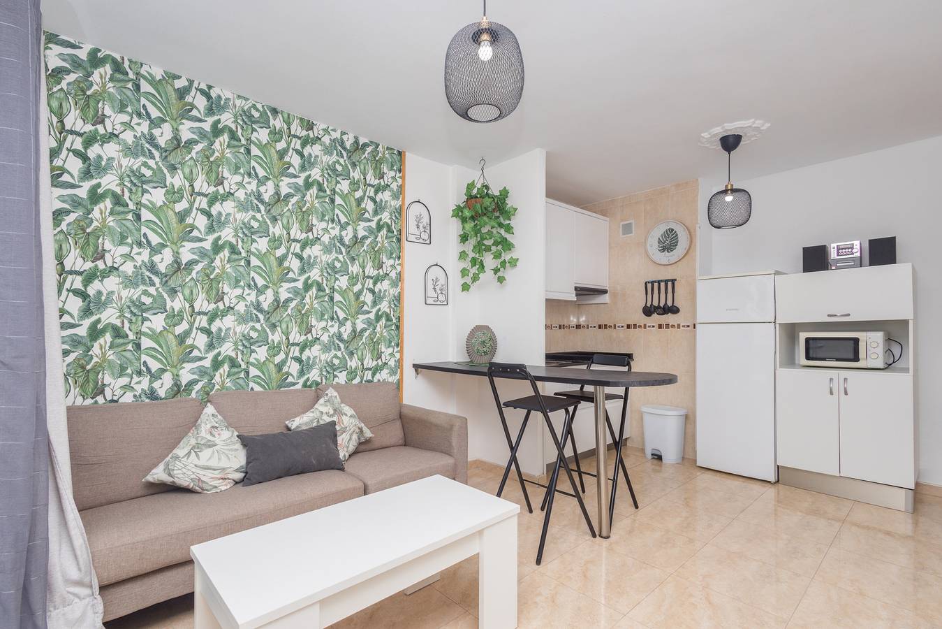 Apartamento entero, Floral Home - Large Private Terrace with Pool in Sonnenland, San Bartolomé de Tirajana