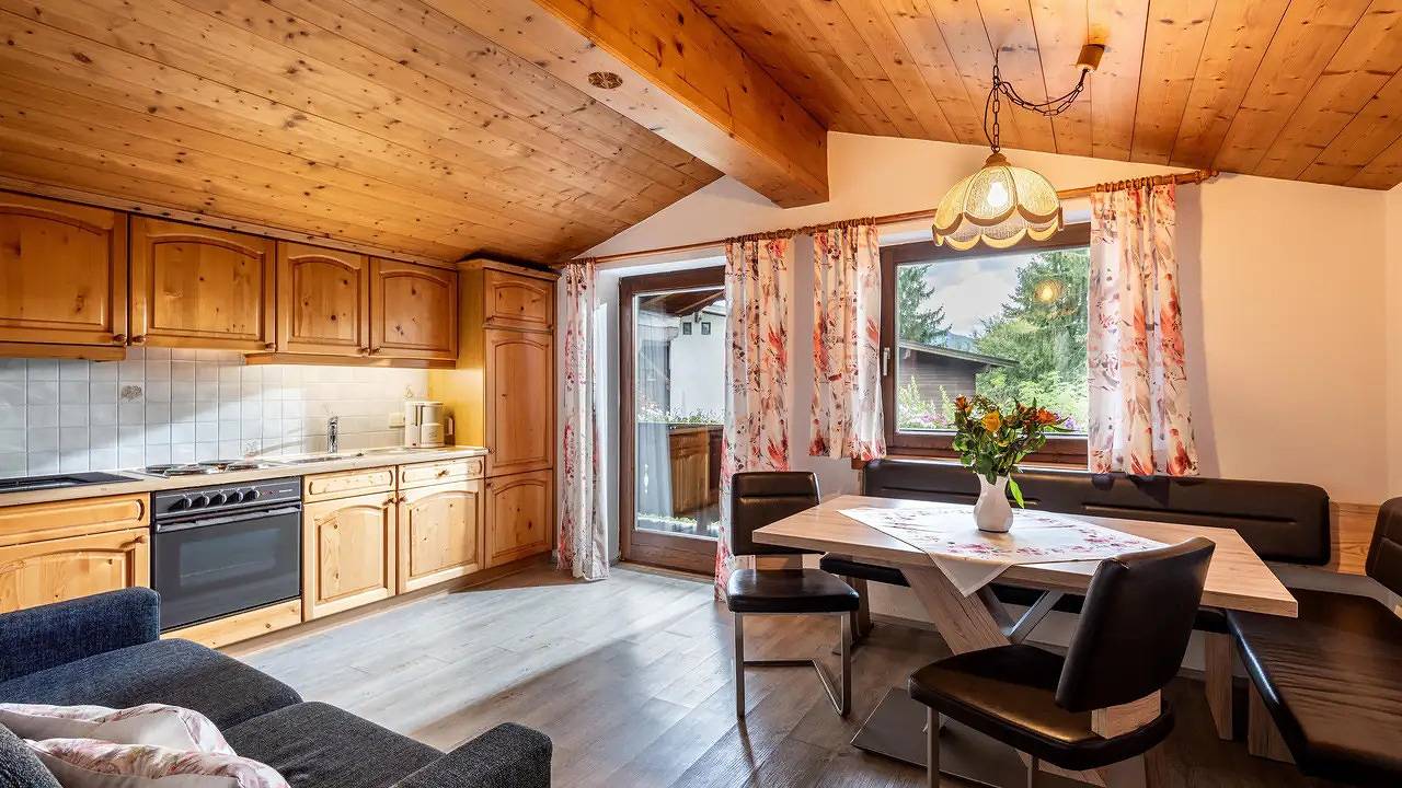 Geheel vakantieappartement, Vakantieappartement voor 5 personen met balkon in Kirchdorf in Tirol, Kaisergebirge