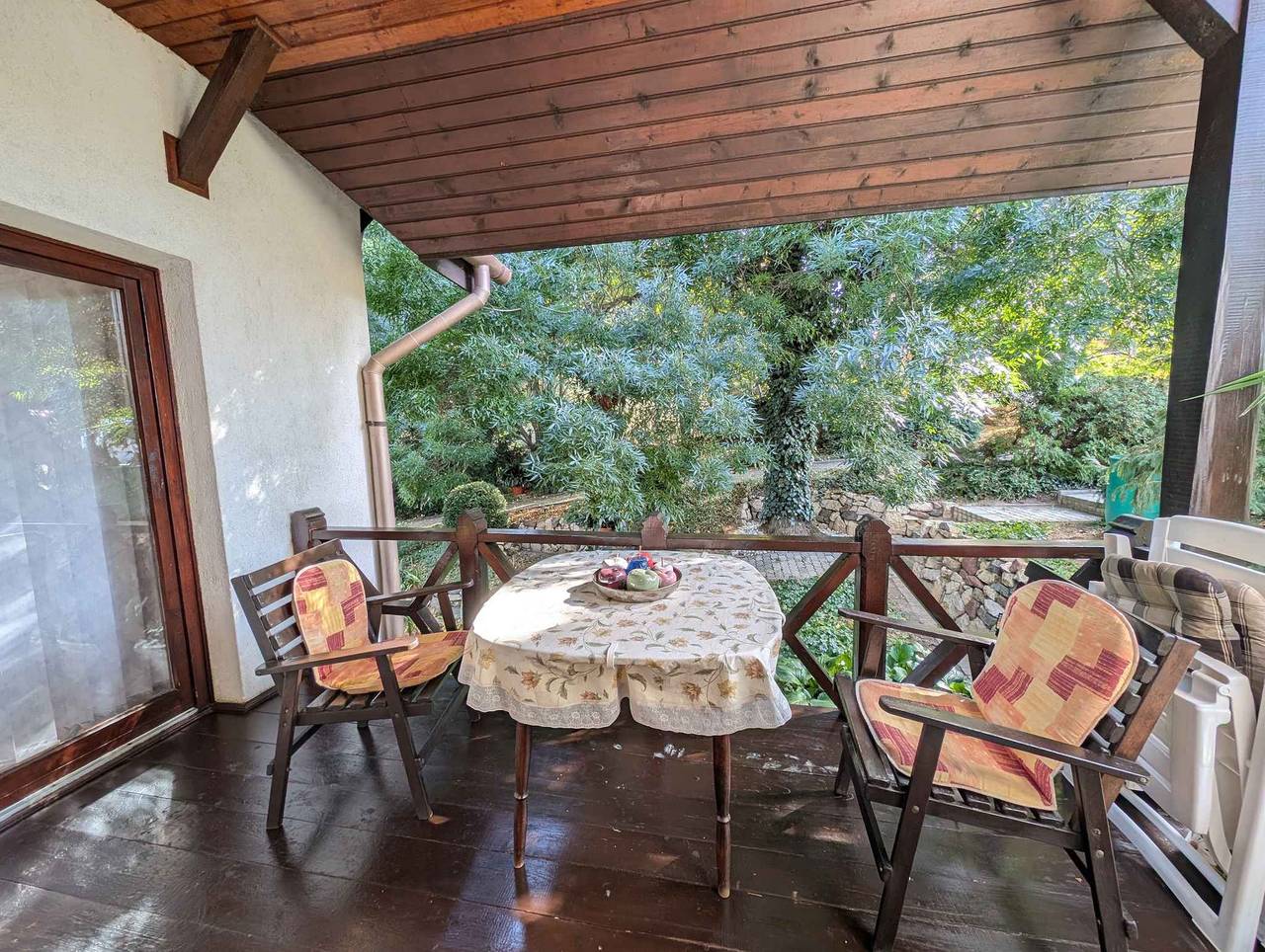 Apartamento vacacional entero, Apartamento vacacional con pabellón de jardín y barbacoa  in Balatonszárszó, Orilla sur del lago Balaton