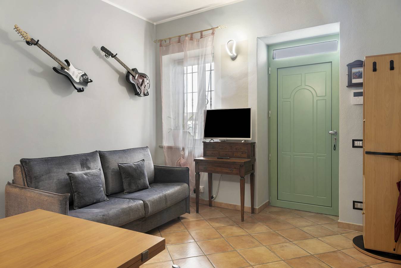 Appartamento intero, Appartamento 'Casa Del Nonno' con vista sulle montagne, Wi-Fi e aria condizionata in Portacomaro, Provincia d'Asti