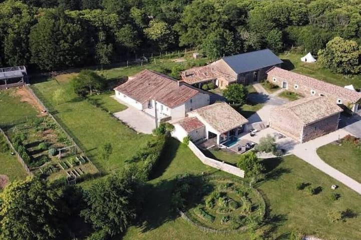 Agriturismo pour 20 personnes à Le Retail