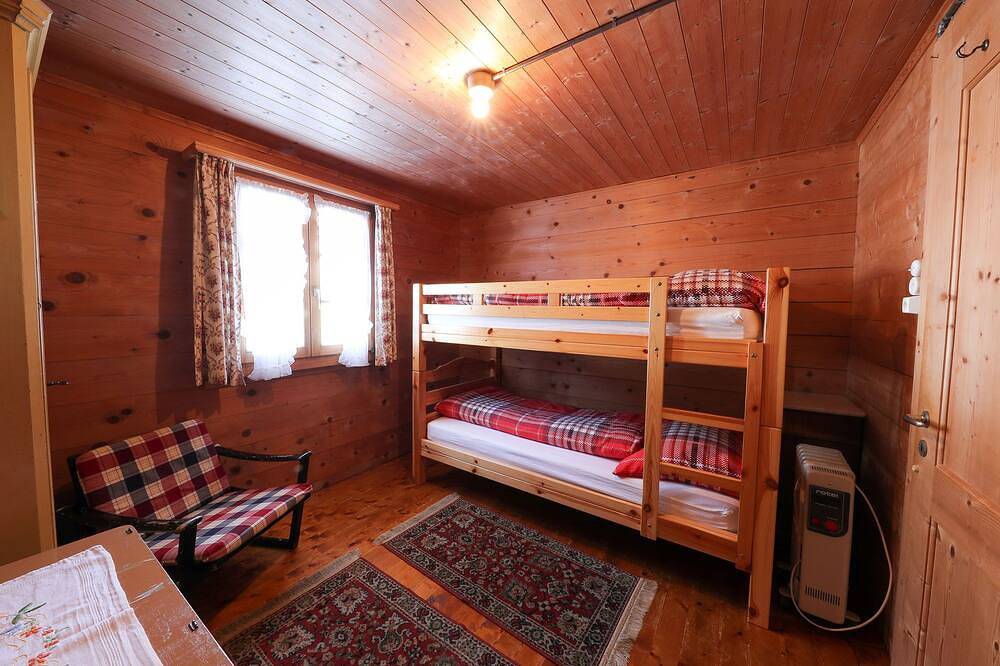 Ganze Wohnung, Aschüel, (St. Antönien). in St. Antönien, Rätikon Gebirgsgruppe