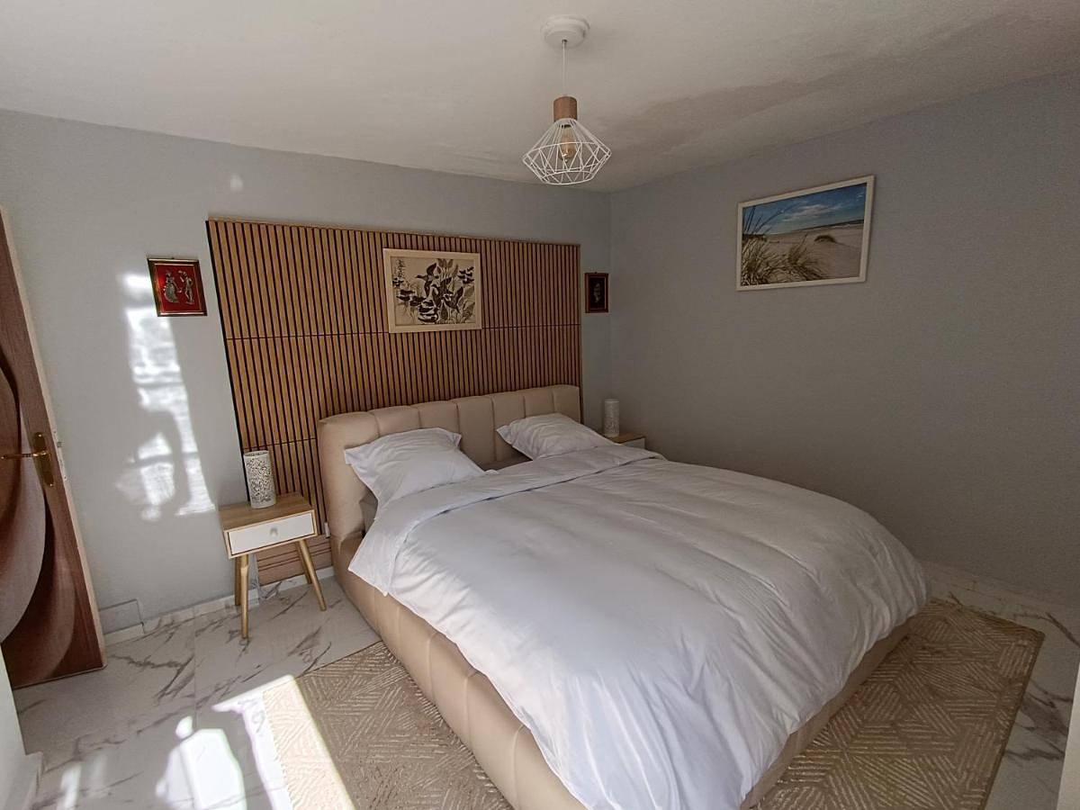 Appartement entier, One-Bedroom Apartment in Provins, Seine-et-Marne
