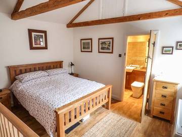 Log Cabin for 4 People in North Yorkshire, Yorkshire, Photo 4