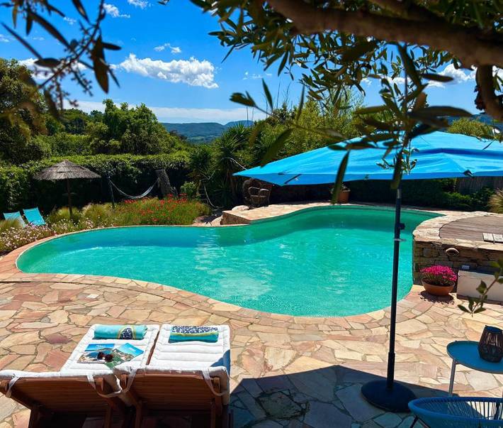 Chambre d’hôte pour 4 personnes, avec Terrasse et Jardin ainsi que Piscine et Sauna à Grimaud