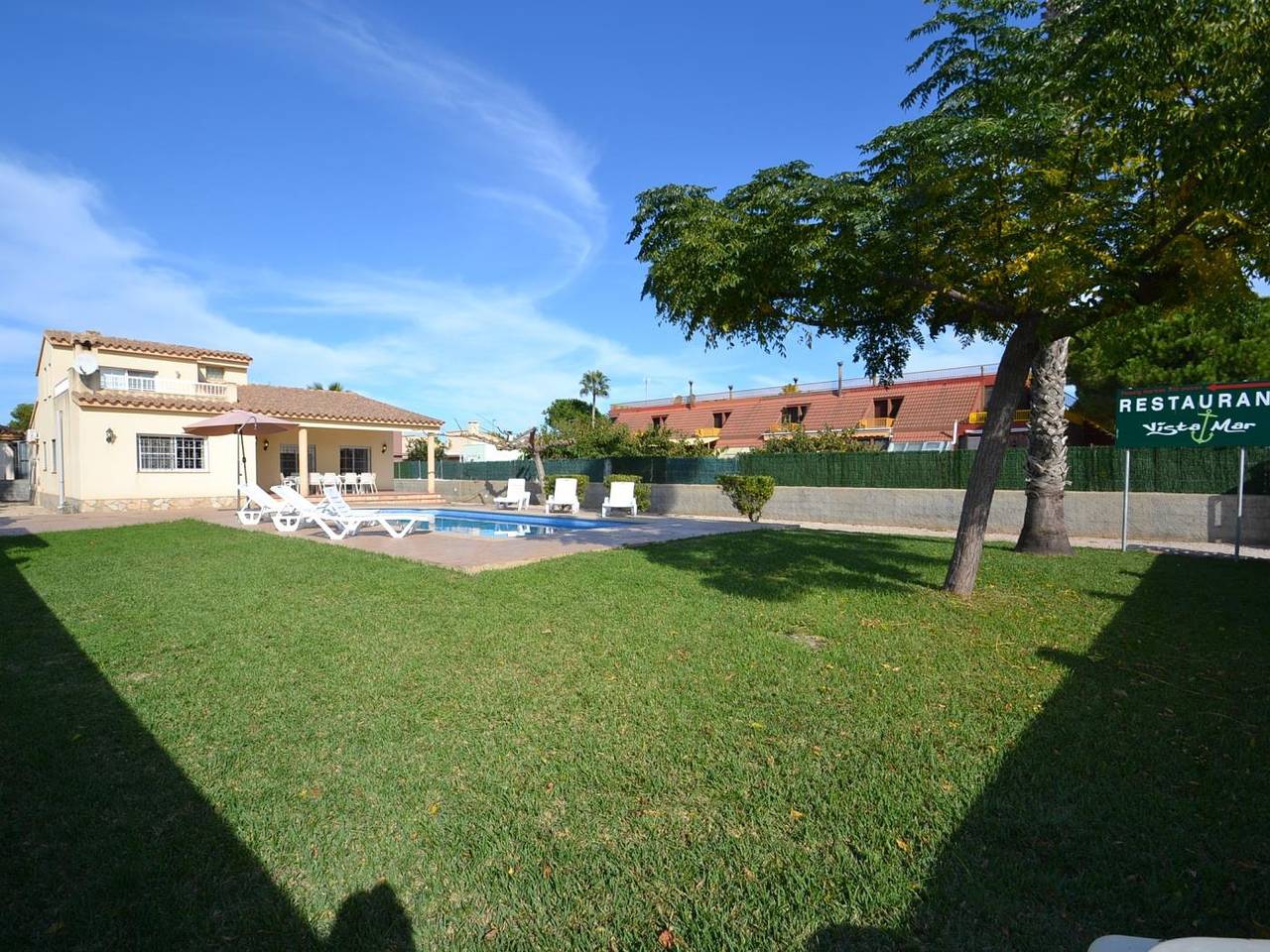 Casa Martina for 6 persons and privatpool in Riumar, Delta de l'Ebre