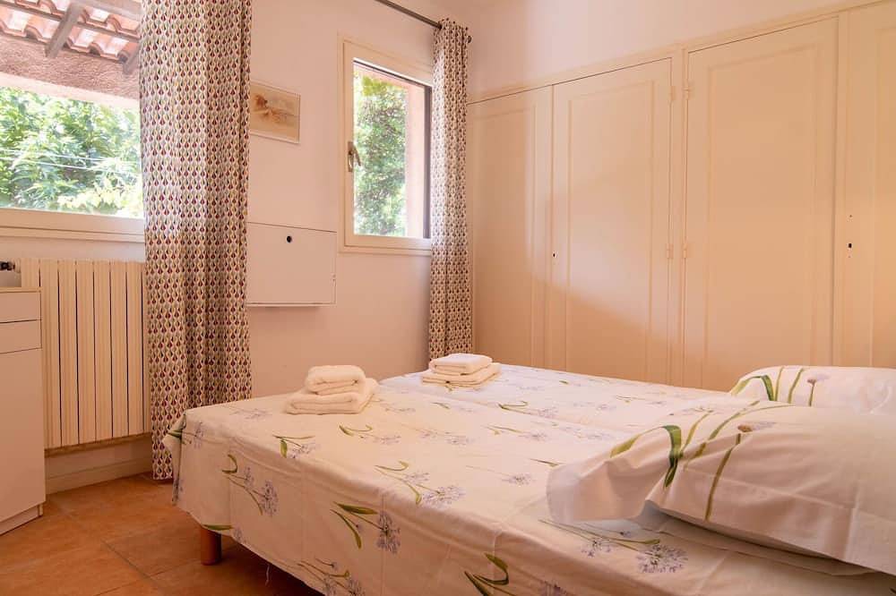 Stunning private villa for 6 people with Wifi, private pool, Tv, terrace and pets allowed in Figanières, Draguignan region