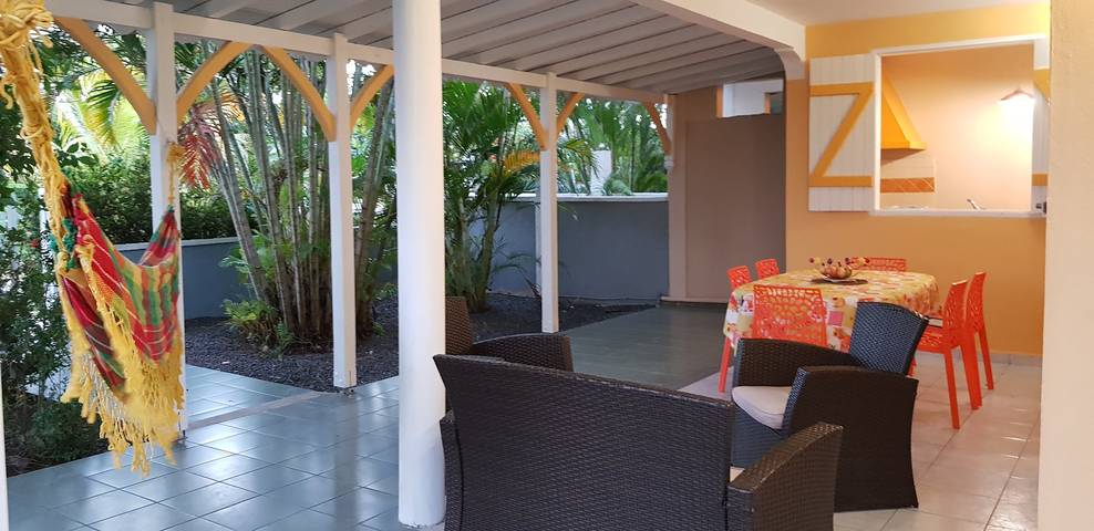 Gîte pour 5 personnes, avec terrasse ainsi que jardin et piscine en Guadeloupe - 3