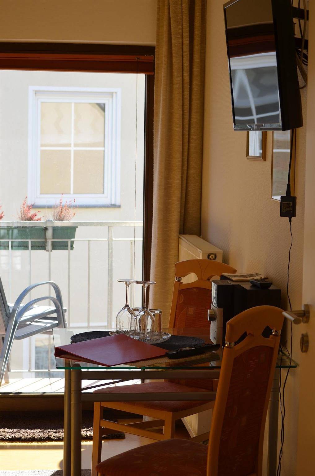 Doppelzimmer Dusche/Wc/Balkon in Enkirch, Bernkastel-Kues & Umgebung