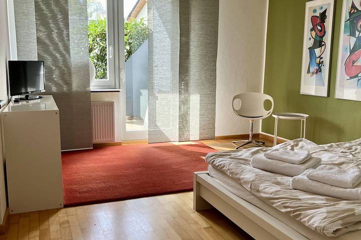 Ferienwohnung für 4 Personen, mit Terrasse und Garten in Karlsruhe - 2
