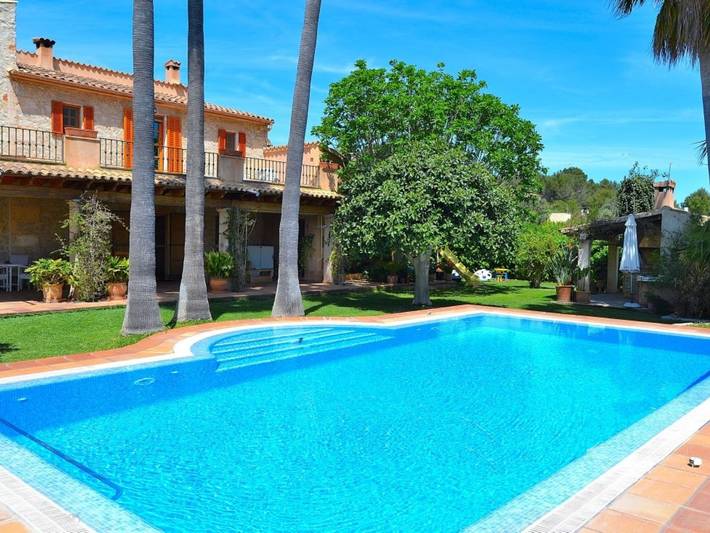 Ferienhaus für 4 Personen, mit Balkon und Terrasse sowie Garten und Pool in Binissalem
