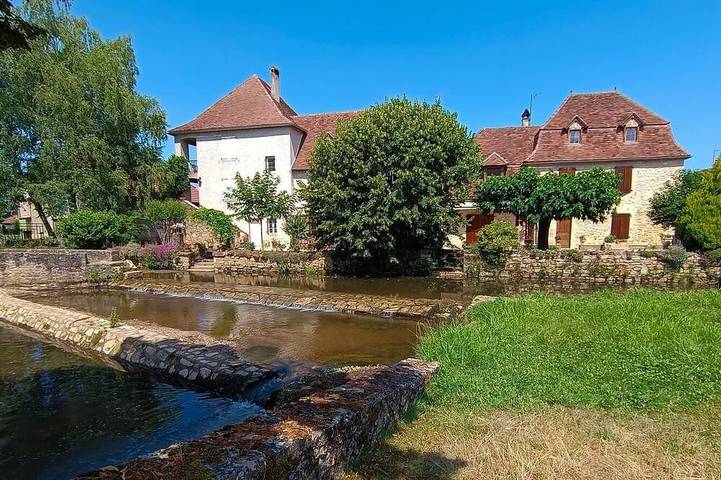 Location de vacances pour 6 personnes, avec jardin à Prudhomat