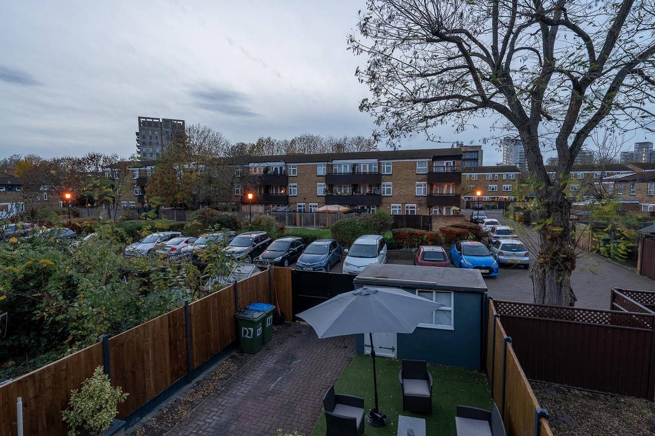 Charming 2 Bedroom luxurious Home in Thamesmead south east London in Greenwich, Λονδίνο