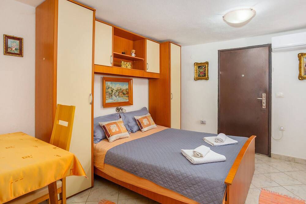 House Mirjana with pool by Villas Guide in Moscenicka Draga, Primorje-Gorski Kotar