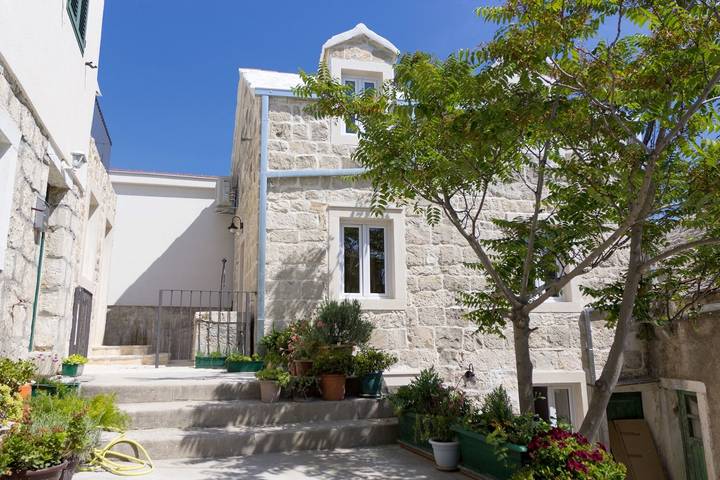 Ferienhaus für 5 Personen, mit Balkon/Terrasse und Pool in Brela