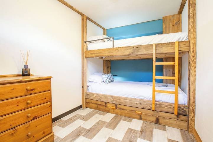 Gîte pour 5 personnes, avec terrasse ainsi que jacuzzi et jardin, animaux acceptés à Le Biot - 4