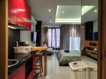 Gîte pour 2 personnes, avec balcon ainsi que piscine et vue dans Rawai Beach