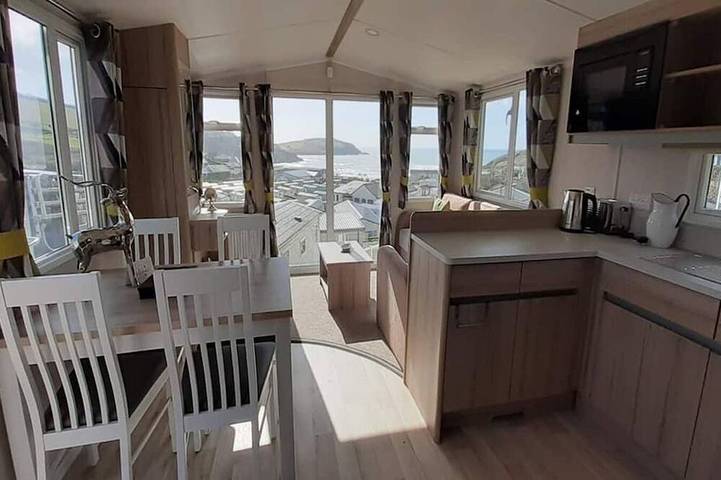 Glamping for 4 people, with garden and terrace in South Devon