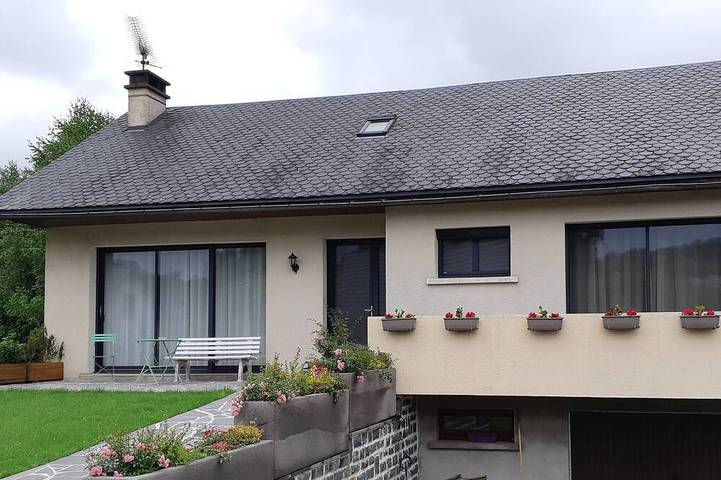 Location de vacances pour 6 personnes, avec jardin et balcon à Bagnols