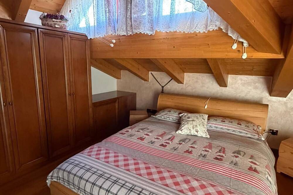 Ganze Wohnung, Comfortable attic in the hills of Trento in Trient, Fleimstaler Alpen