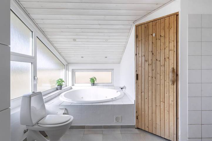 Ferienhaus für 8 Personen, mit Whirlpool und Terrasse sowie Sauna in Grønhøj Strand - 4