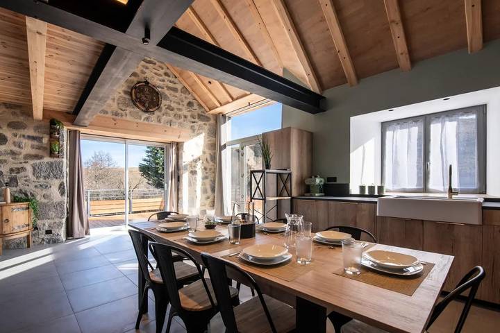 Gîte pour 8 personnes, avec Terrasse à Nasbinals - 3