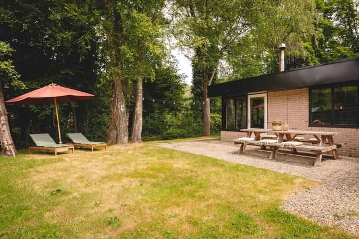 Location de vacances pour 6 personnes, avec vue sur le lac ainsi que jardin et terrasse à Lanaken - 4