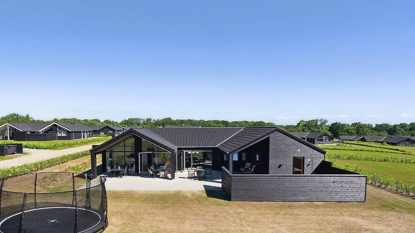 Ferienhaus für 19 Personen, mit Pool und Sauna sowie Whirlpool, mit Haustier in Mommark