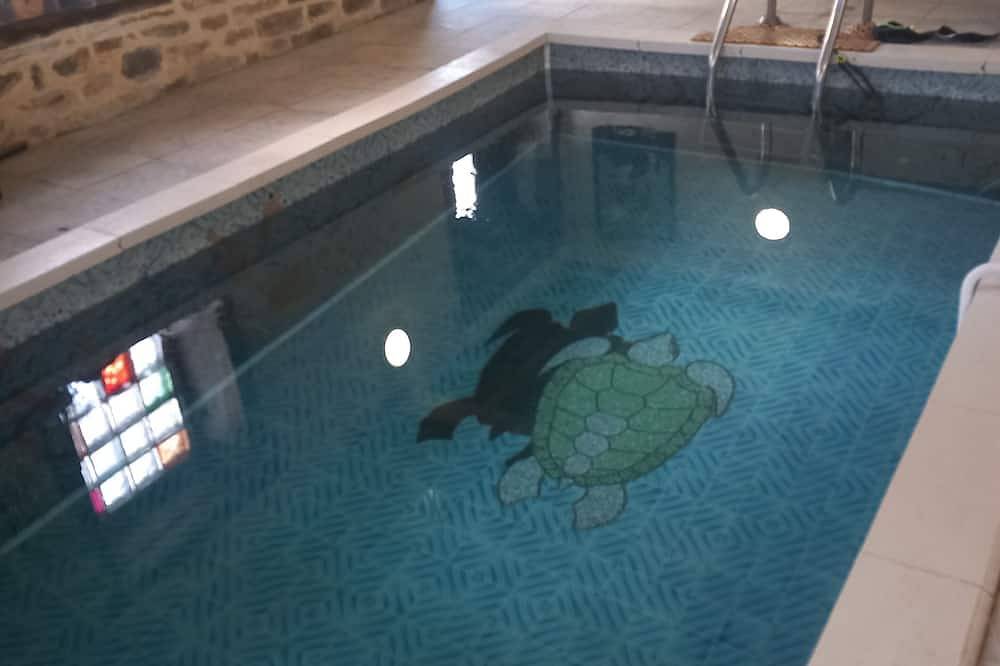 Maison de Campagne Paisible Avec Piscine à Proximité de Rennes in Chevaigné, Región de Rennes