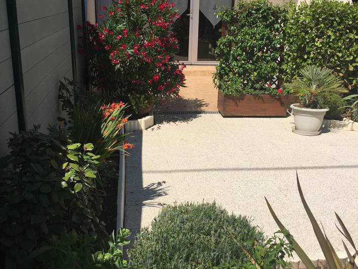 Gîte pour 4 personnes, avec piscine et terrasse dans Plage de la Govelle