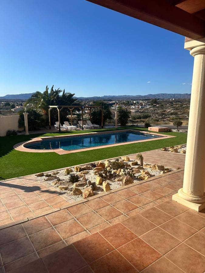 Chalet para 7 personas, con piscina además de vistas y jardín, Se admiten mascotas en Valle de Almanzora - 2