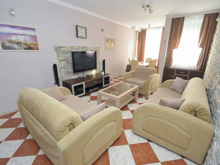 Ferienwohnung für 4 Personen, mit Balkon in Budva - 2