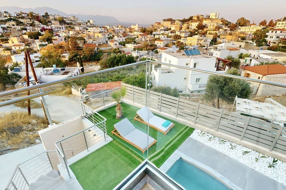 Cretan serenity Awaits: Elegant Mountain-View Villas with Private Pool in Kamilari, Iraklio-Heraklion und Umgebung