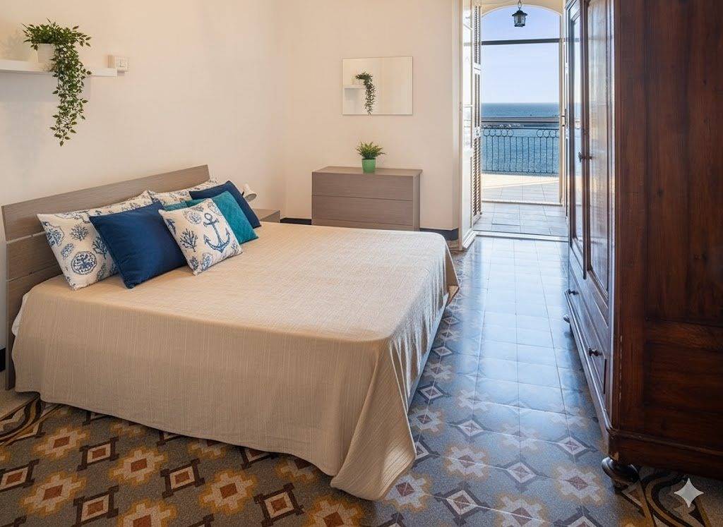 Geheel appartement, Vakantieappartement voor 6 personen in Oneglia, Imperia