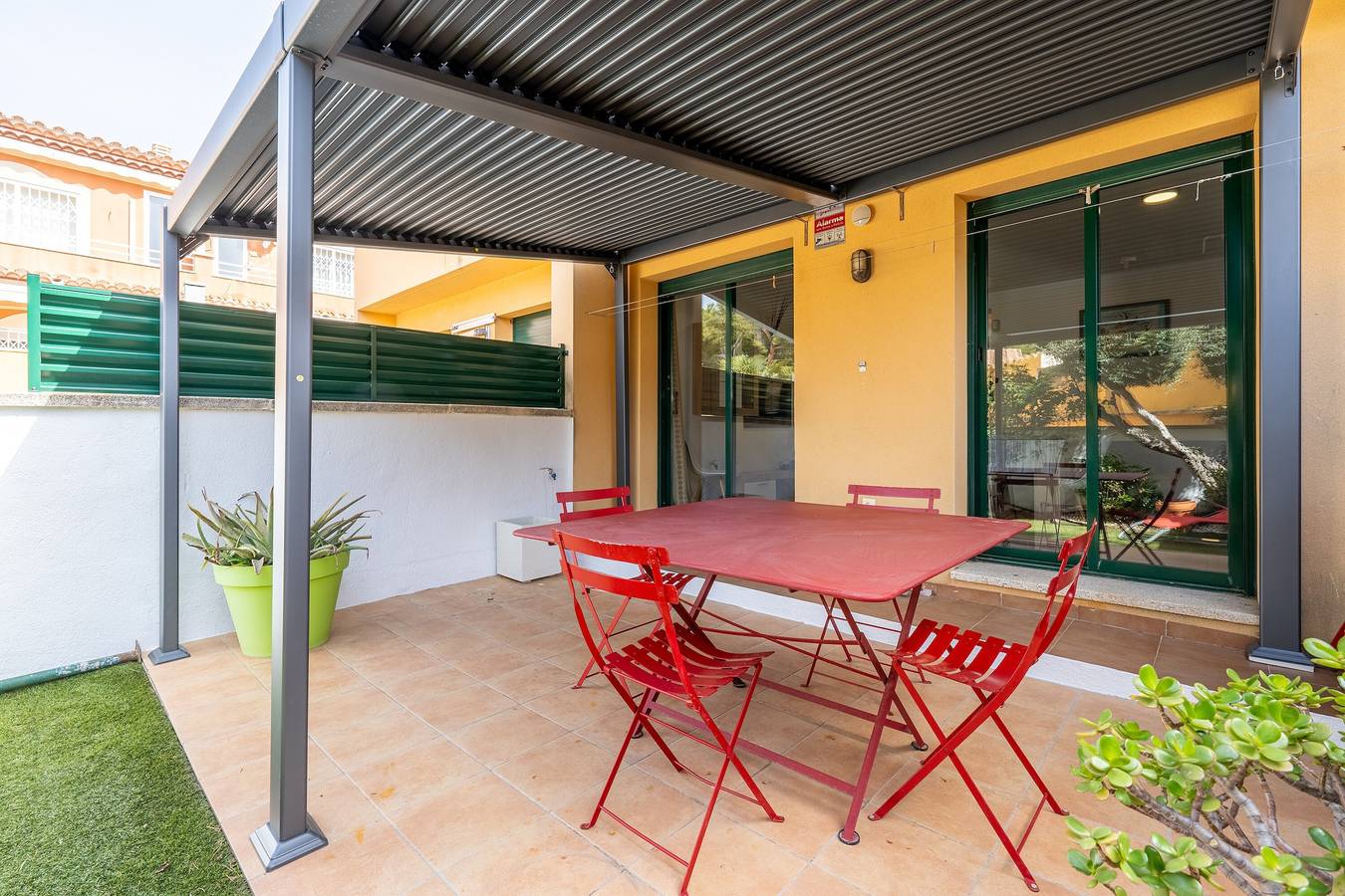 Casa de vacaciones 'Casa Xabi' con piscina compartida, Wi-Fi y aire acondicionado in Montroig, Costa Dorada