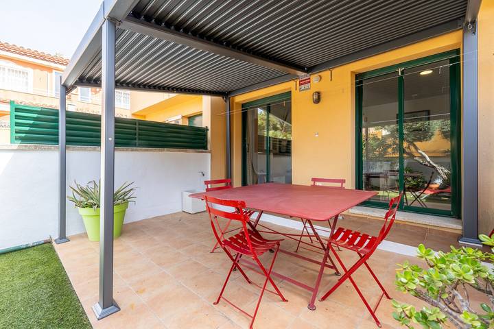 Casa de vacaciones 'Casa Xabi' con piscina compartida, Wi-Fi y aire acondicionado in Miami Platja, Montroig