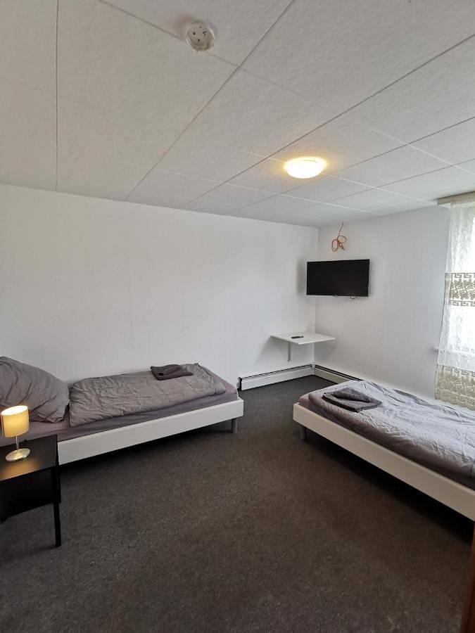 Ferienwohnung für 8 Personen, mit Balkon und Garten sowie Ausblick