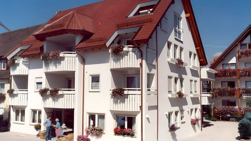 Ferienwohnung für 4 Personen, mit Seeblick und Garten in Immenstaad am Bodensee