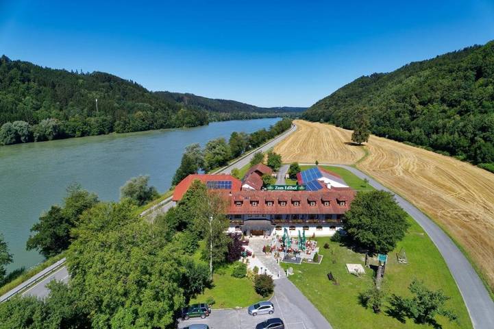 Hotel für 4 Personen, mit Terrasse und Garten sowie Ausblick in Obernzell - 3