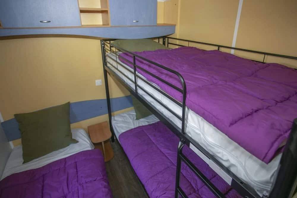 Camping 4 étoiles - Piscine - ccbeeie in Foix, Ariège