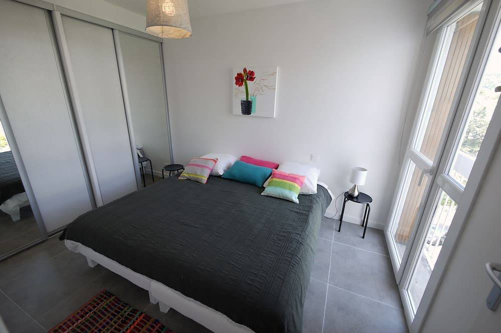 Appartement entier, Cassis Centre résid. calme T2 rénové 300m port et plage-Terrasse 10m2 - Parking in Cassis, Parc national des Calanques