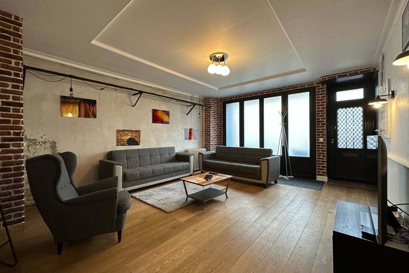 Charming family house with large terrace in Lormont, Bordeaux region