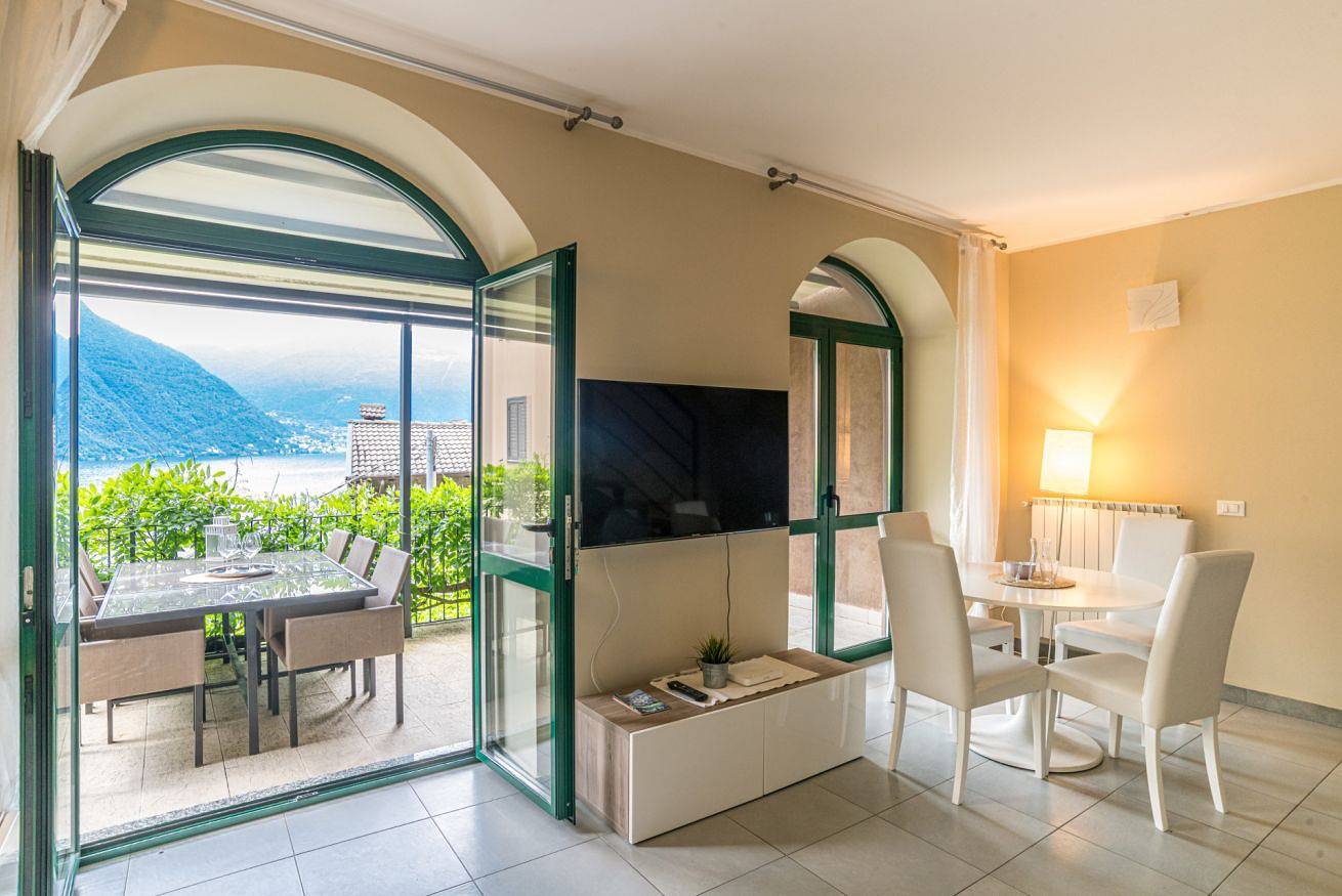 Ganze Wohnung, Guesthost - Flat x4 in residence with swimming pool! in Nesso, Gemeinde Nesso
