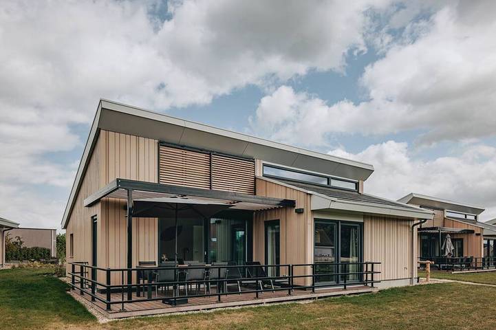 Ferienhaus für 6 Personen, mit Terrasse und Garten sowie Pool in Breskens