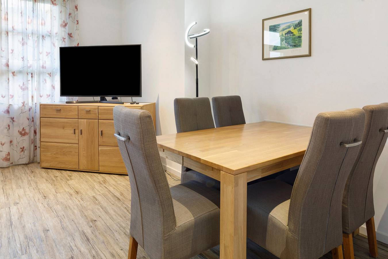 Appartamento intero, Appartamento '7, 60mq' con terrazza condivisa, balcone e Wi-Fi in Kappel (Freiburg), Friburgo