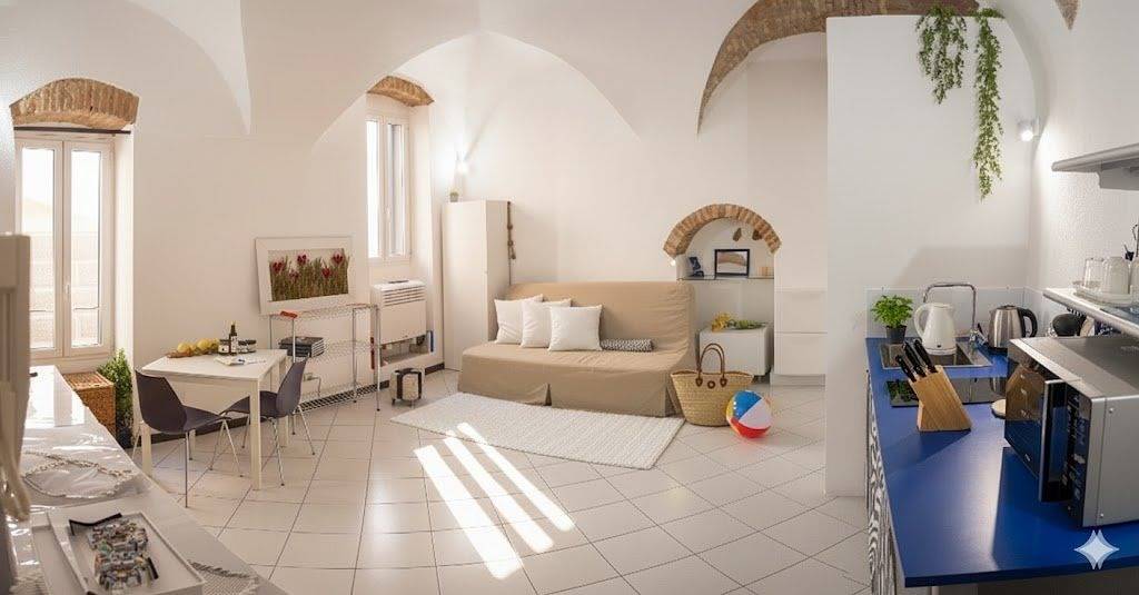 Ganze Wohnung, Studio im Zentrum mit Klimaanlage und Wifi | Ap54 in Oneglia, Imperia